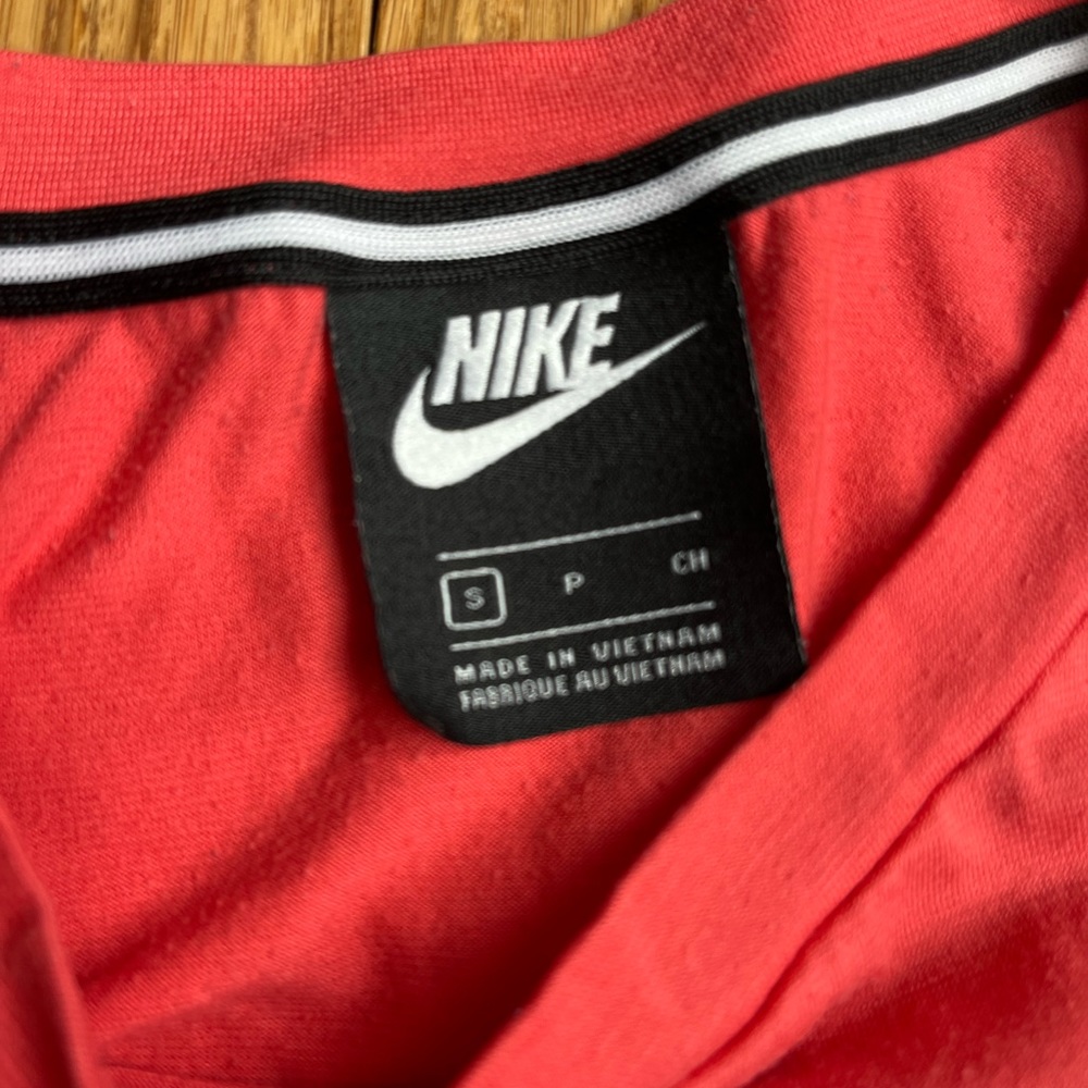 Women’s Nike pink crop top tshirt pink size small. 1012 - Picture 6 of 7